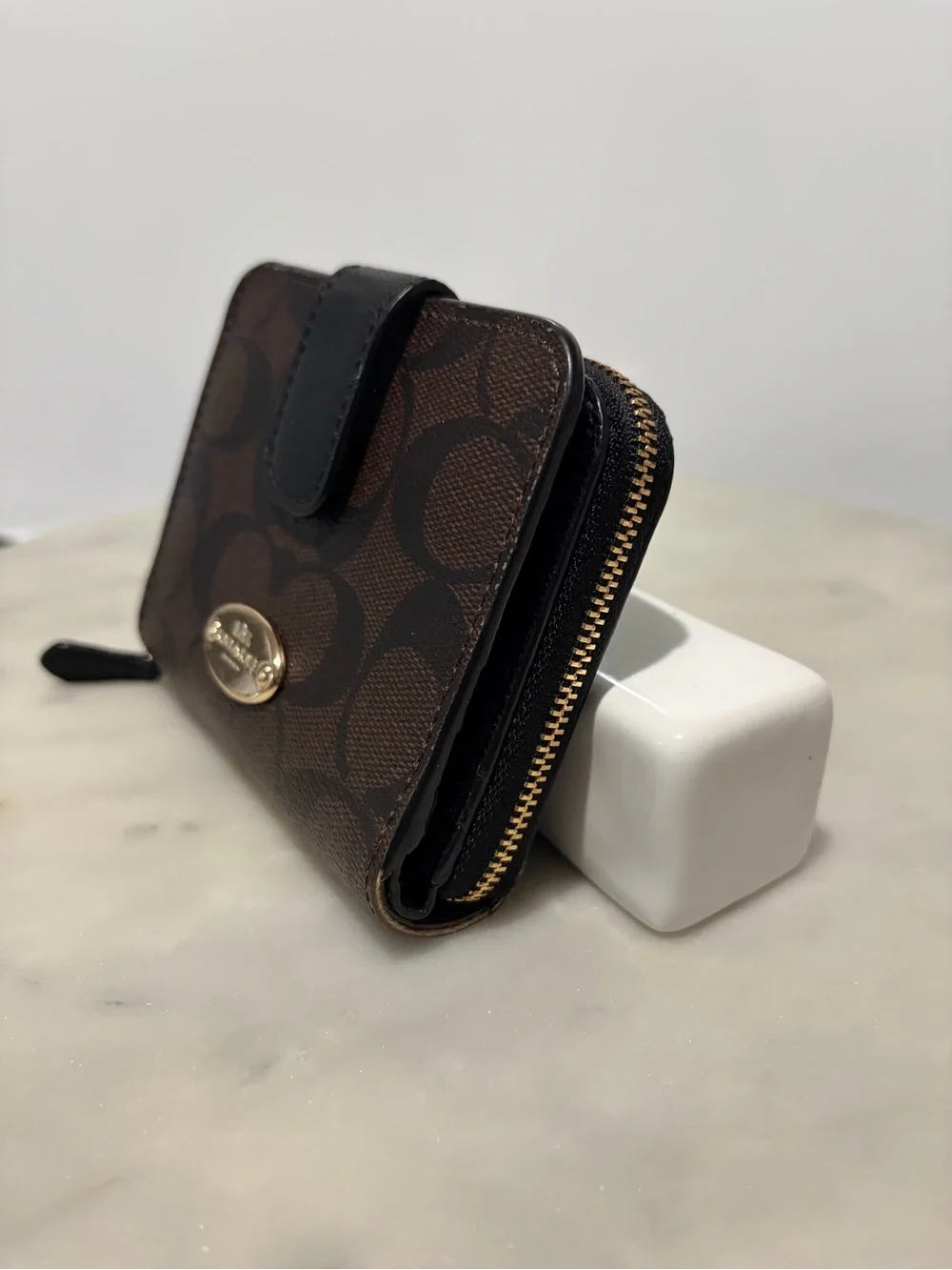 Coach Signature Zip-Around Women's Wallet Brown Gold Logo Accents Credit Card